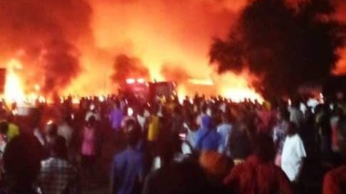 Почти 100 человек погибли при взрыве бензовоза в Сьерра-Леоне