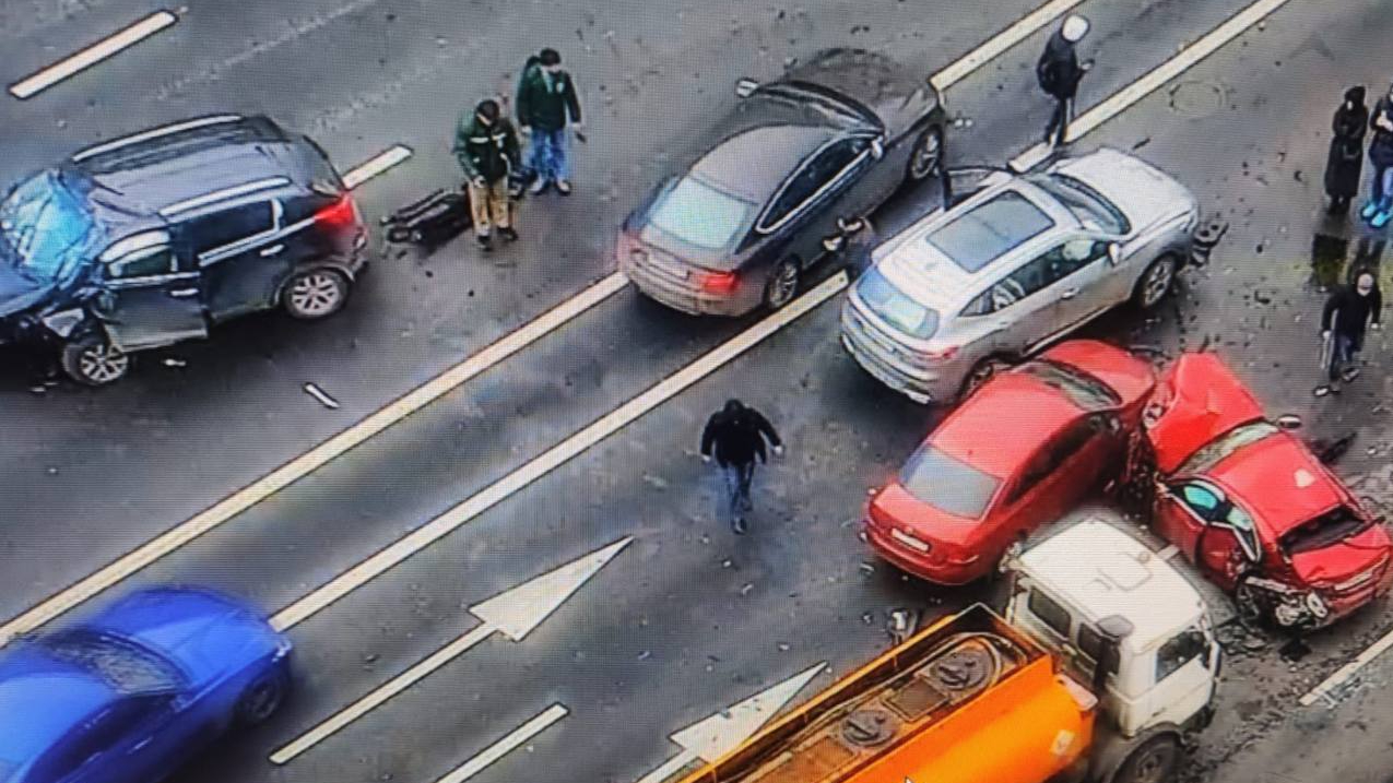 Прокуратура взяла на контроль установление обстоятельств крупного ДТП на Садовом кольце