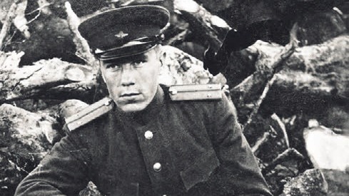 Шел под красным знаменем командир полка