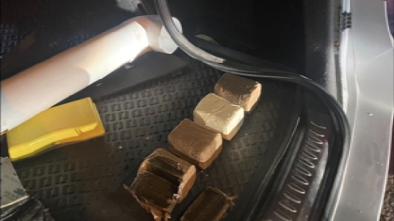 Почти два килограмма гашиша изъяли у наркодилера в Москве