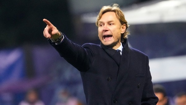 Карпин уверен, что его команда справится с Кипром без помощи Артема Дзюбы