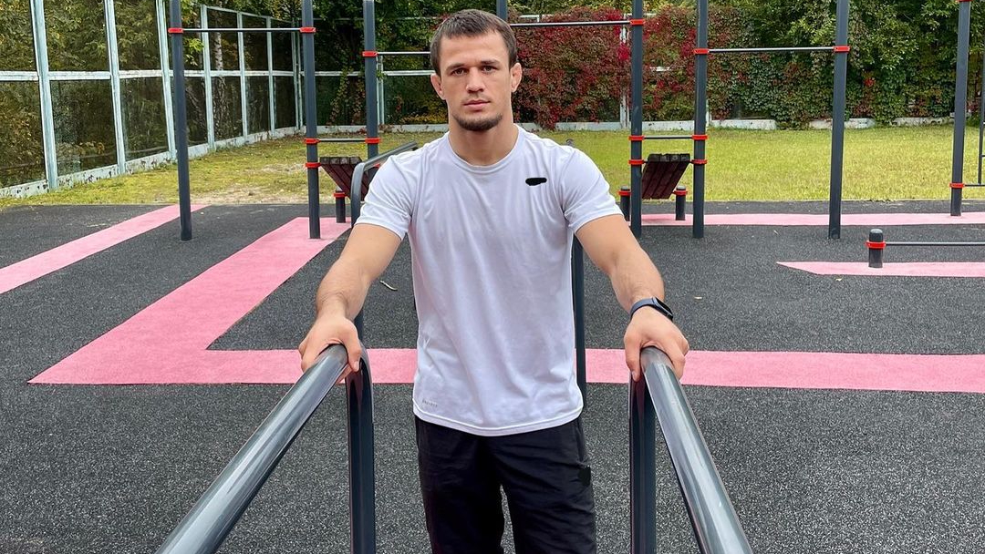 Брата Хабиба Нурмагомедова задержали в Шереметьеве за наезд на сотрудника полиции