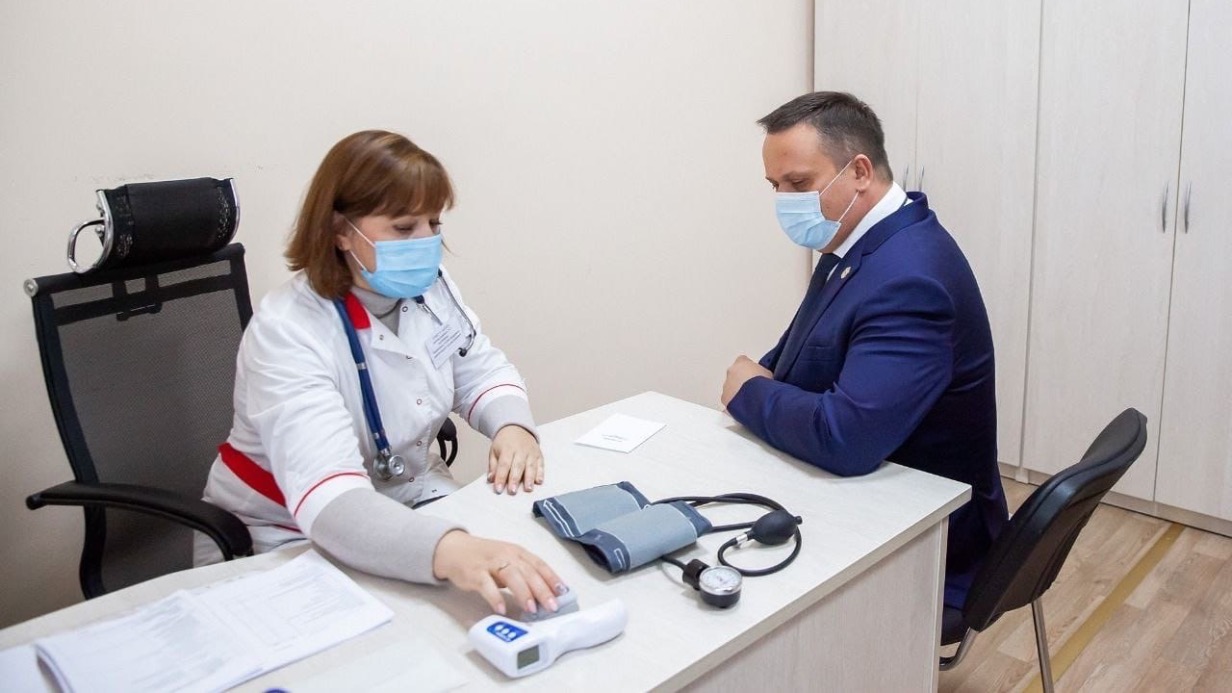 Губернатор Новгородской области Никитин ушел в самоизоляцию по COVID-19