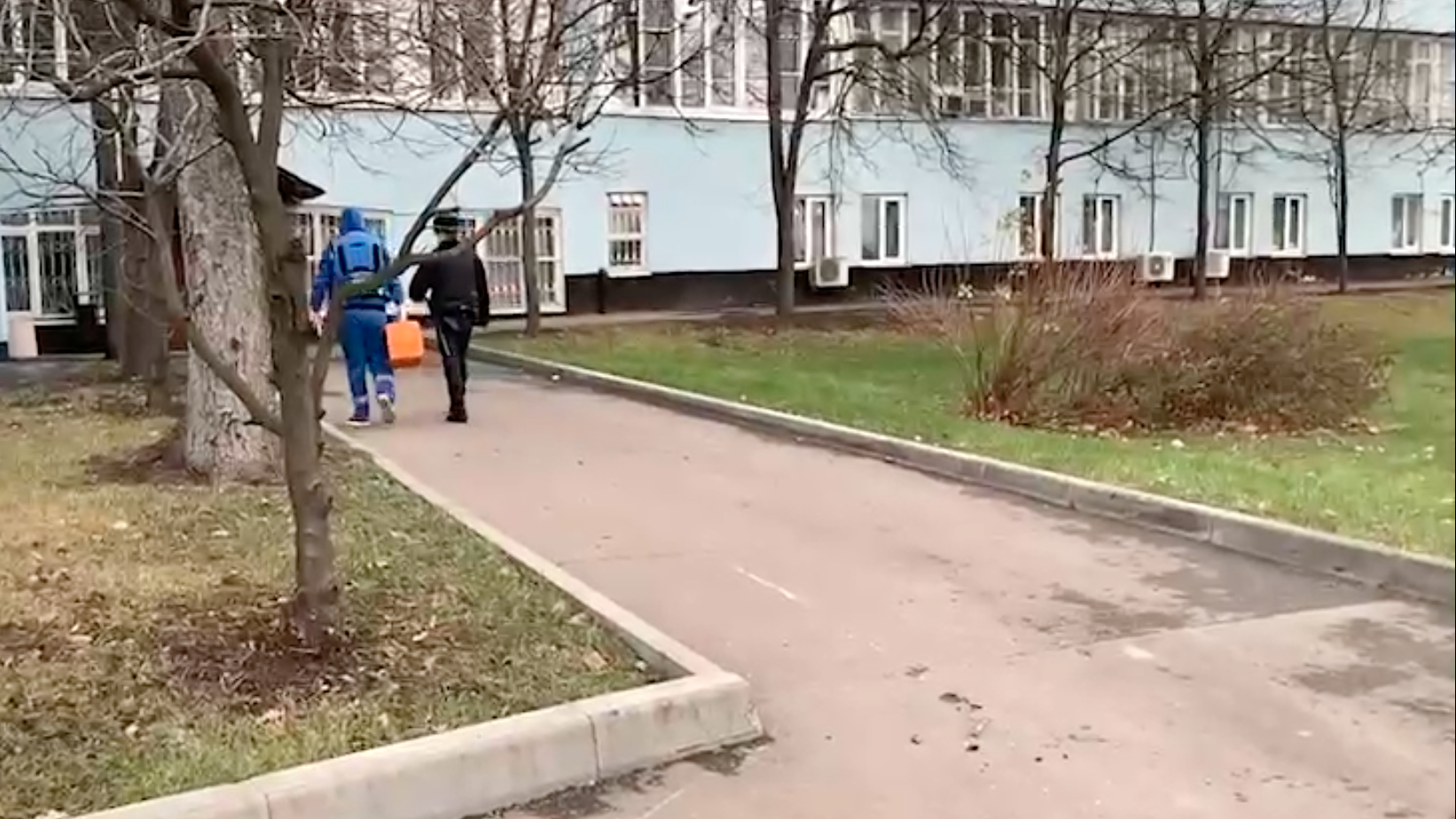 Продавец магазина автозапчастей в Москве отстреливался от посетителей, недовольных повышением цен