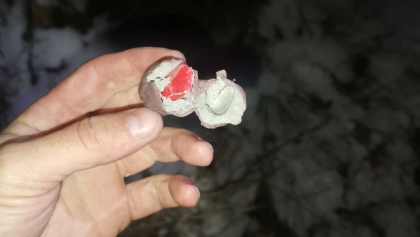 Наркоторговцы маскировали закладки под собачьи экскременты