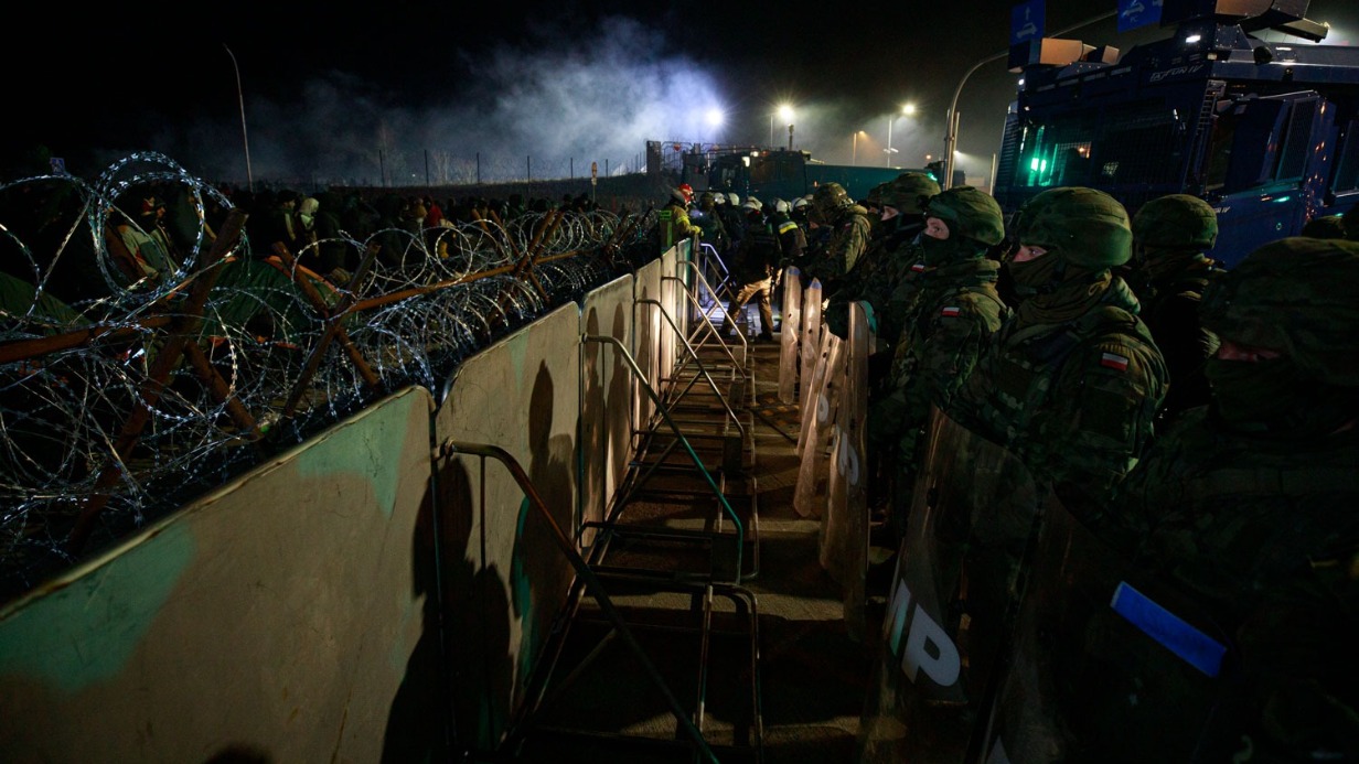 ОБСЕ выразило обеспокоенность из-за недопуска СМИ на границу Польши