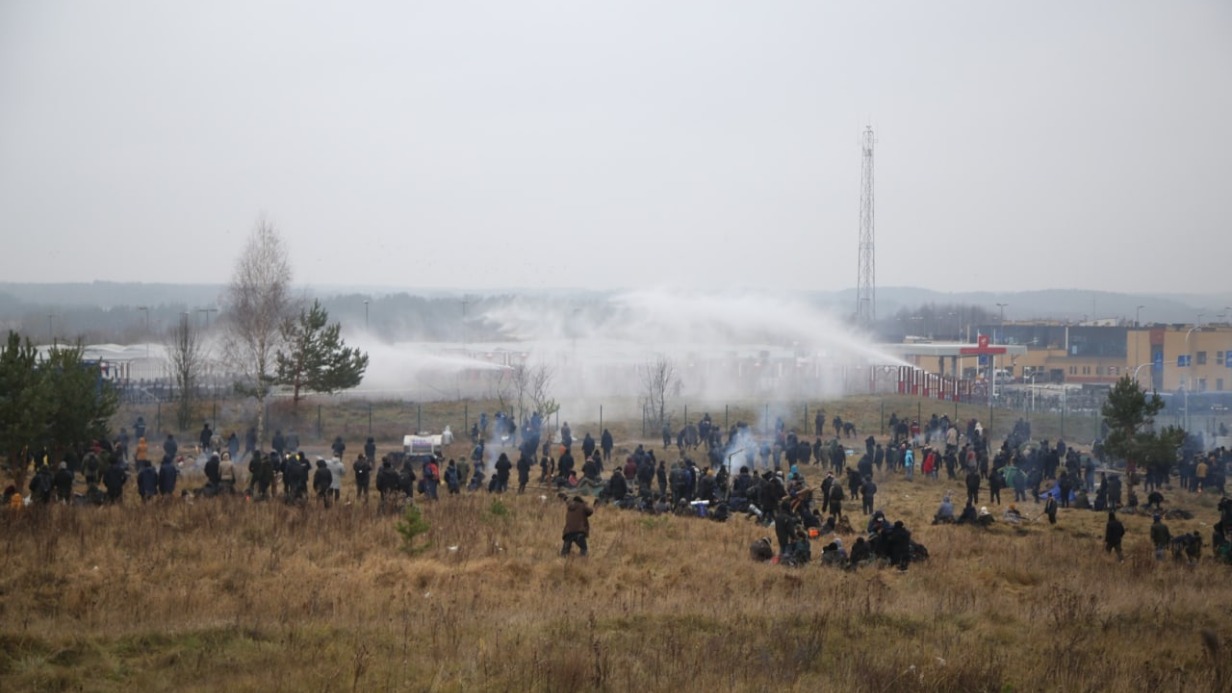 Лукашенко предложил Меркель создать коридор для двух тысяч беженцев
