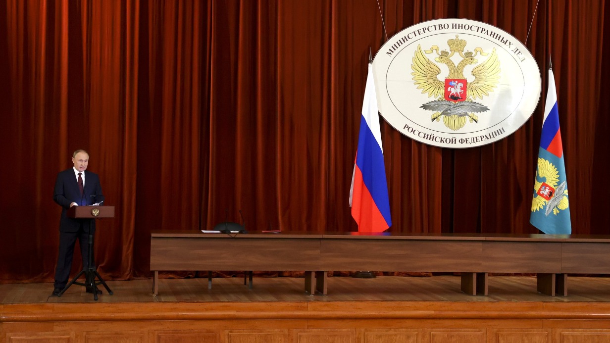 «Детей жалко»: Путин высказался о миграционном кризисе в Белоруссии