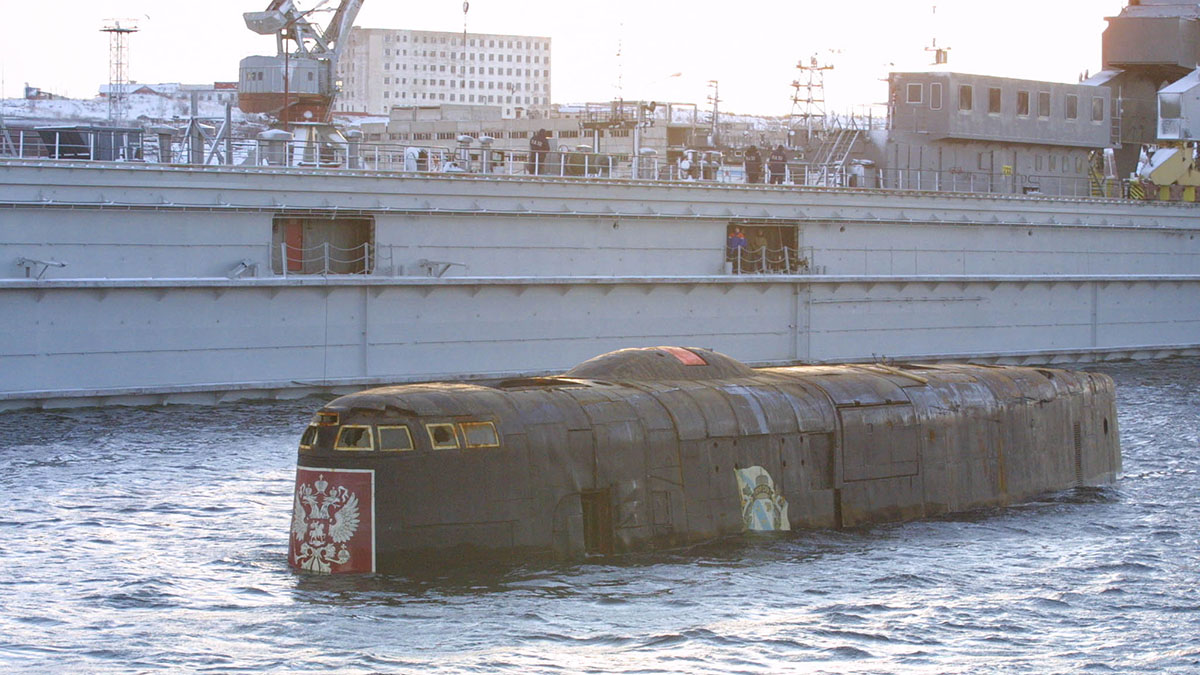 «…Отчаиваться не надо!» Записка погибшего подводника «Курска» жене стала посланием всей России
