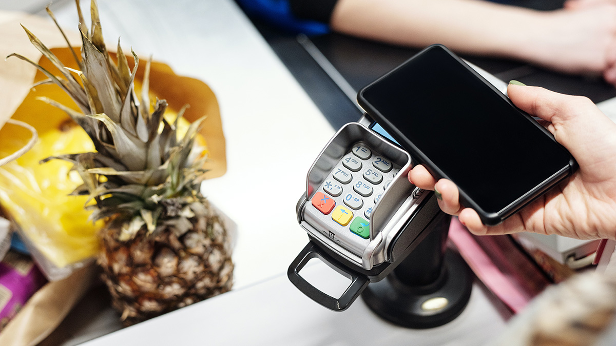 «Спрос и рост»: что будет с ценами на алкоголь и продукты к Новому году