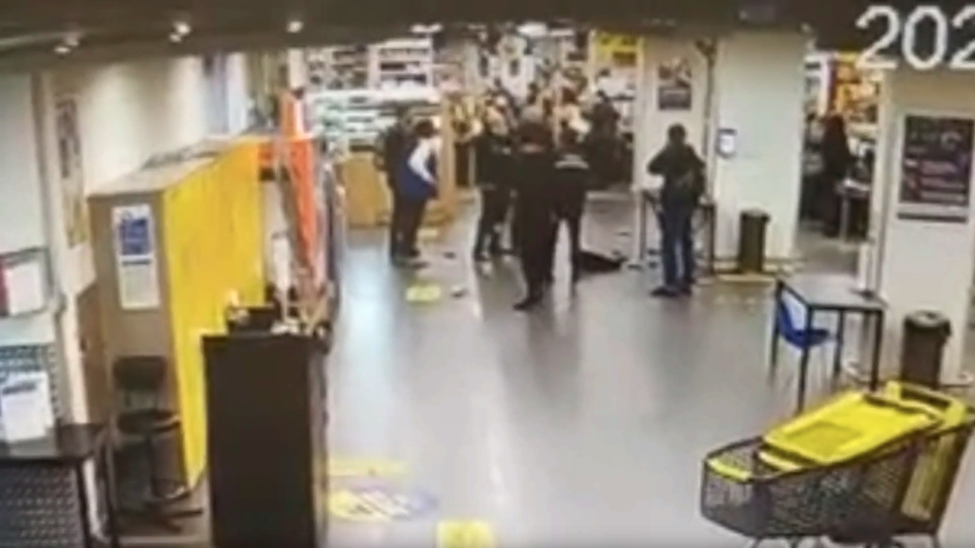 Рецидивист попытался похитить из супермаркета в Москве товары на 30 тысяч рублей