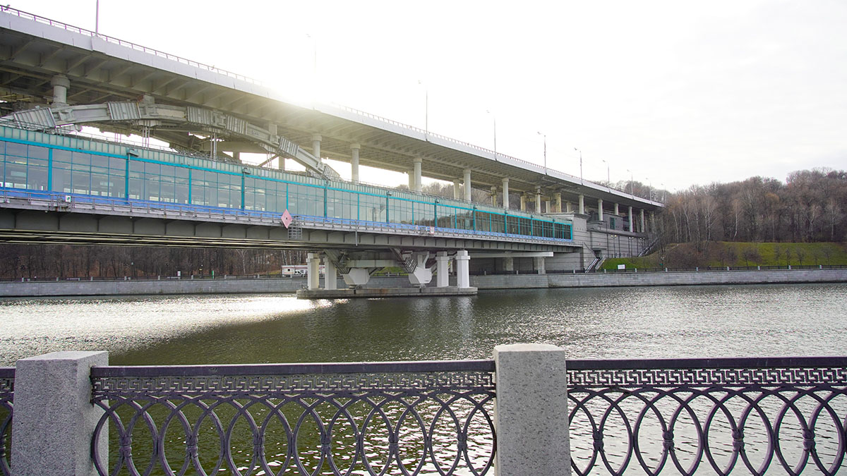 Полицейские спасли девушку на юго-западе столицы