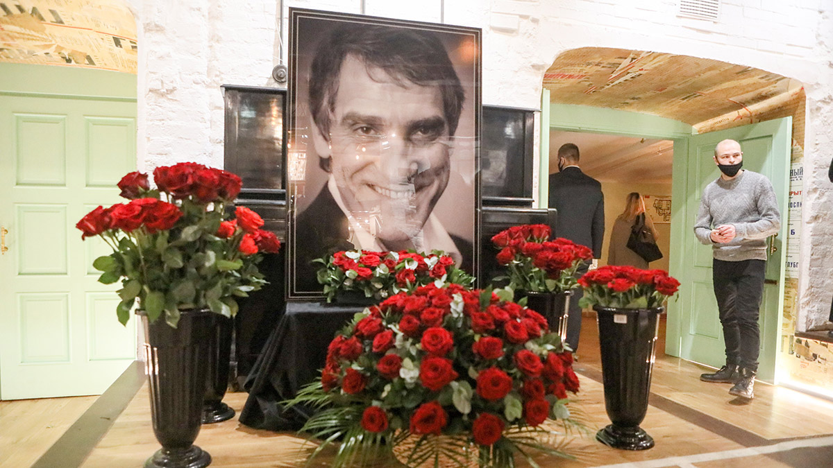 Траурная церемония прощания с Гаркалиным началась в столице