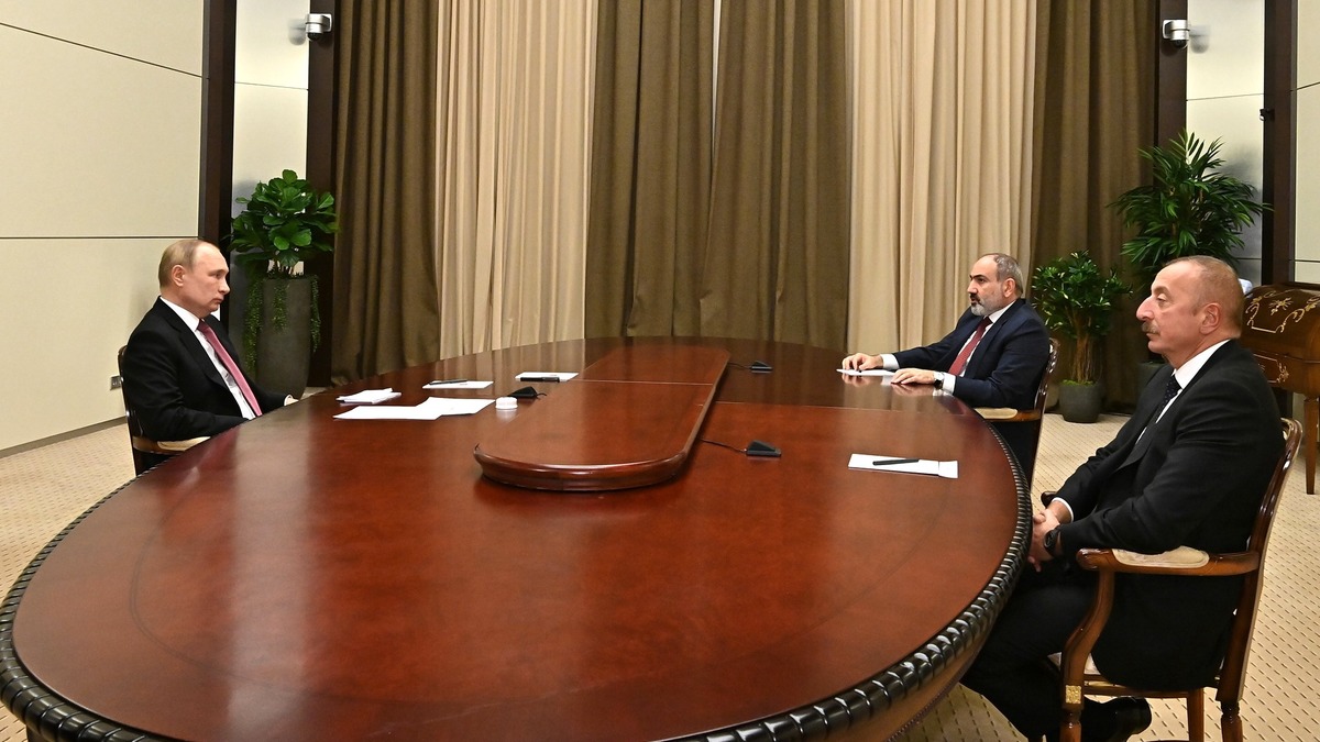 Путин условился с Пашиняном и Алиевым совместно решать оставшиеся задачи в регионе