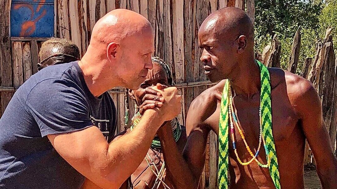 Спал на вулкане и жил в диких племенах: тревел-блогер Дмитрий Лукьянчук — о том, как объехал 151 страну