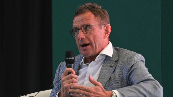 Ральф Рангник ушел из «Локомотива» и возглавил «Манчестер Юнайтед»