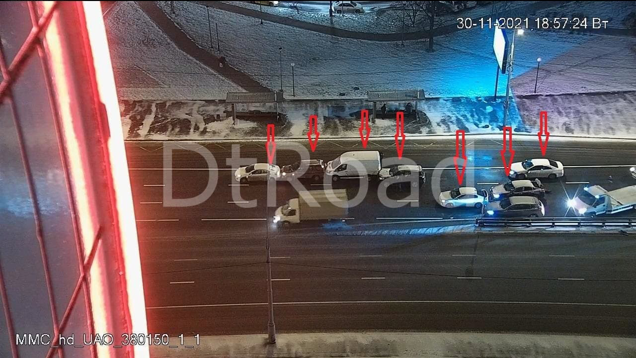 Крупное ДТП произошло на юге Москвы