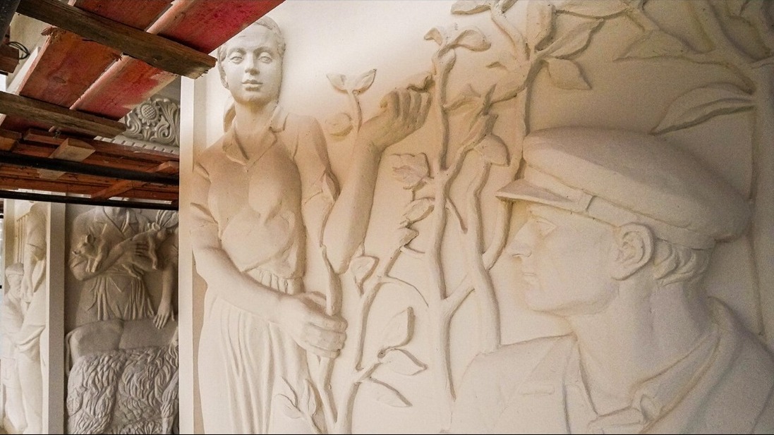 Горельефы и барельефы вновь украсили фасад павильона «Радиоэлектроника и связь» на ВДНХ