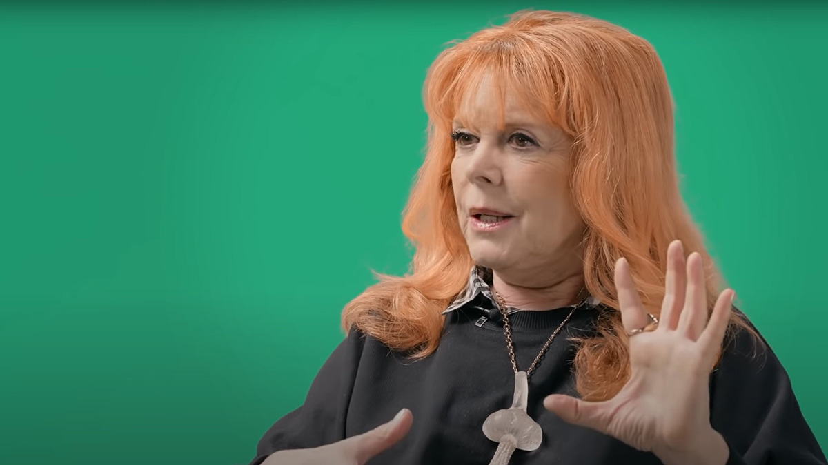 «Иди в храм и большую свечу поставь»: Клара Новикова рассказала, как пережила рак