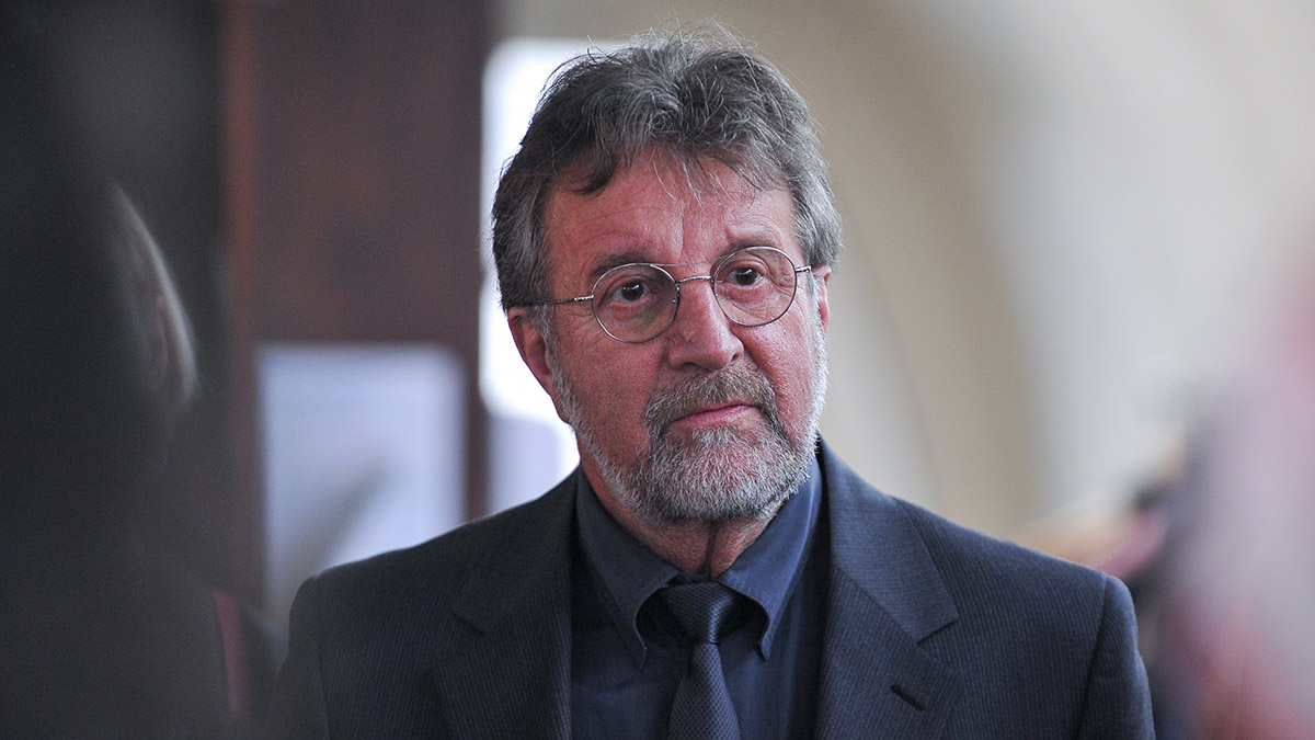 «Мне очень тяжело»: Ярмольник не смог сдержать слез, комментируя смерть Брик