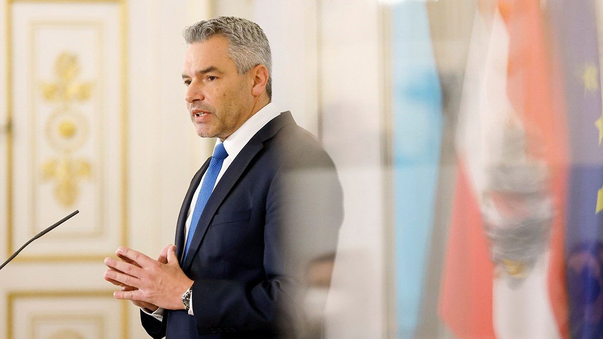 Нехаммер заявил Путину о возможной потере Газпромом газохранилища в Хайдахе