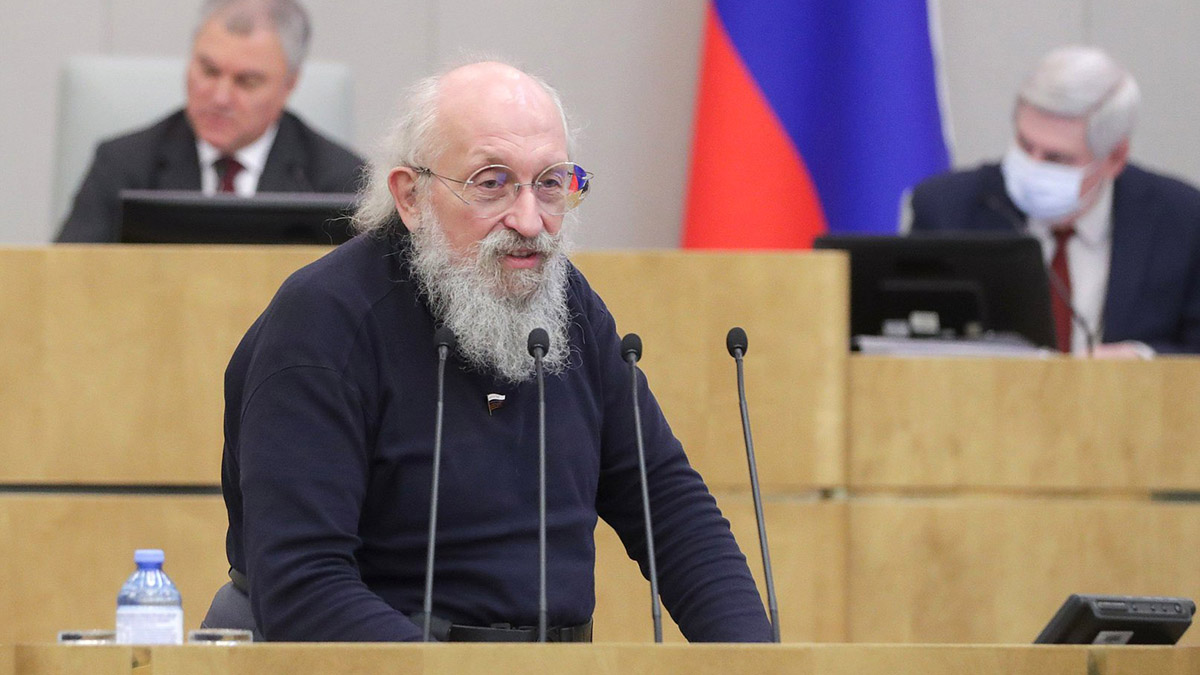 «Желание отравить жизнь»: Вассерман раскритиковал идею запретить курить на ходу