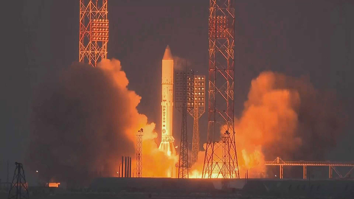 Ракета «Протон-М» стартовала с Байконура со спутниками связи «Экспресс»