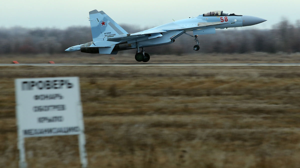 Минобороны показало кадры боевых вылетов самолетов Су-35С ВКС России в зоне СВО