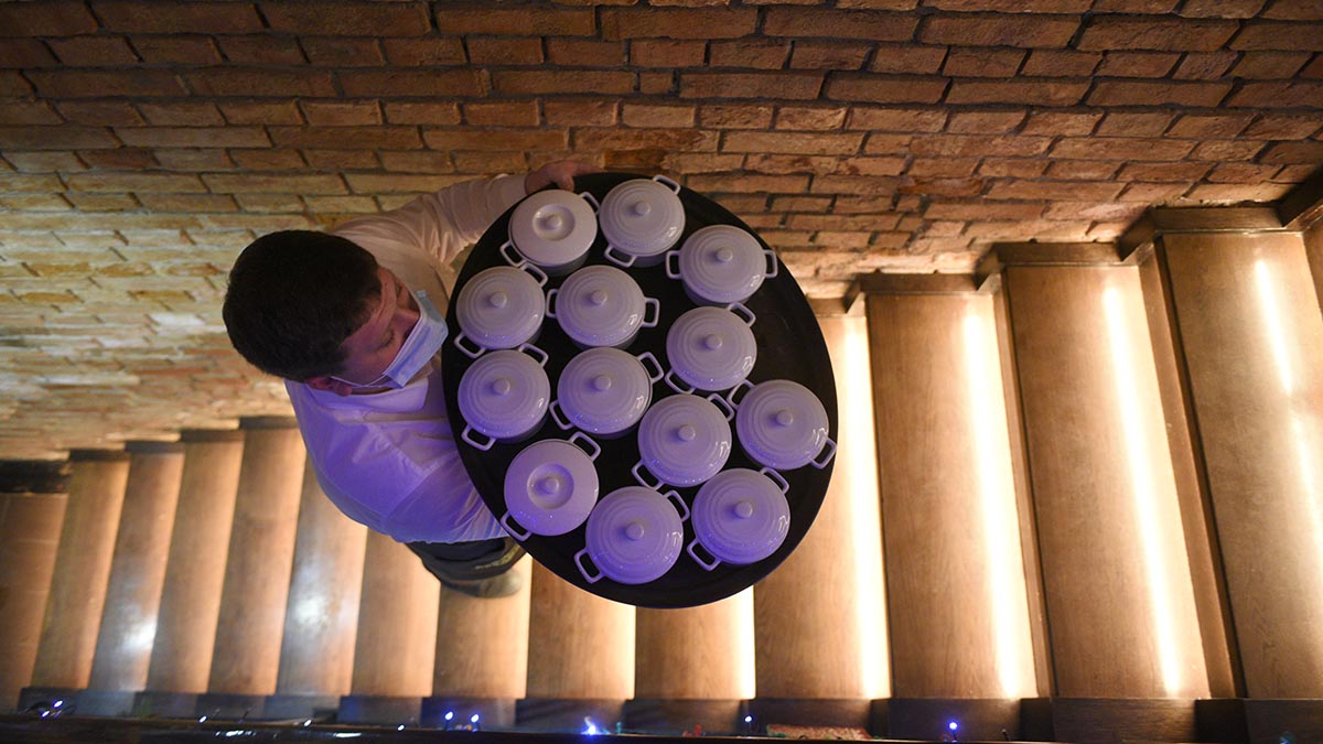 Ресторатор Хабиров назвал три причины массового закрытия ресторанов в Москве