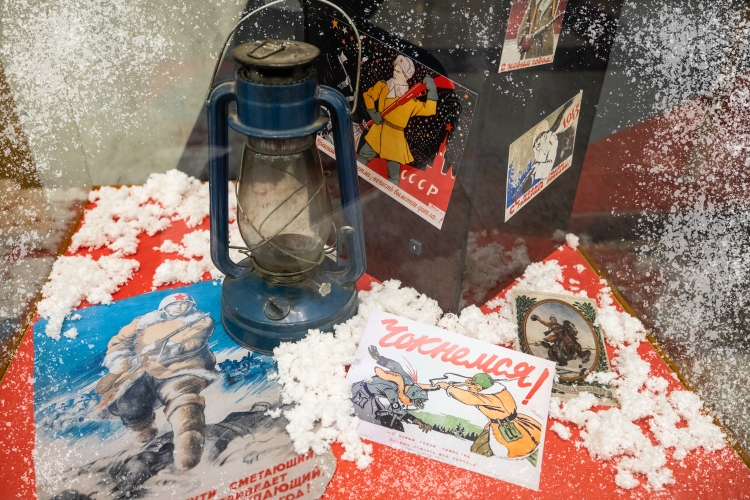 Посвященная новогодним игрушкам прошлого века выставка откроется в Музее Победы