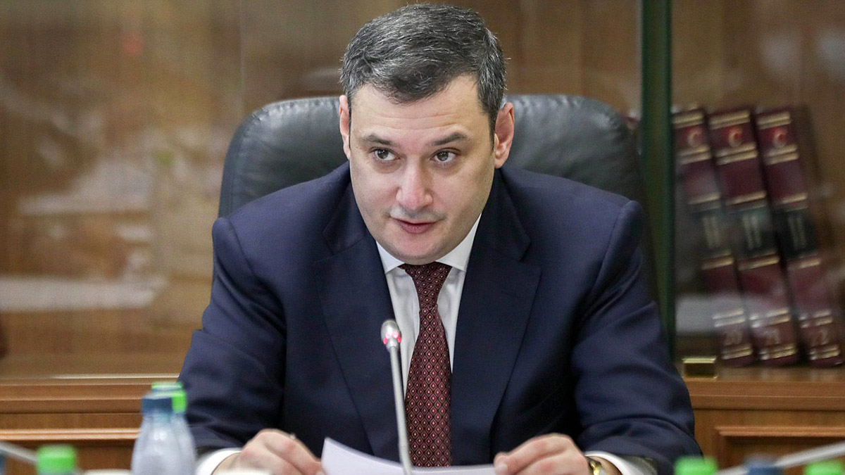 Хинштейн призвал исключить из «ЕР» владельца клуба в Костроме в случае его вины 