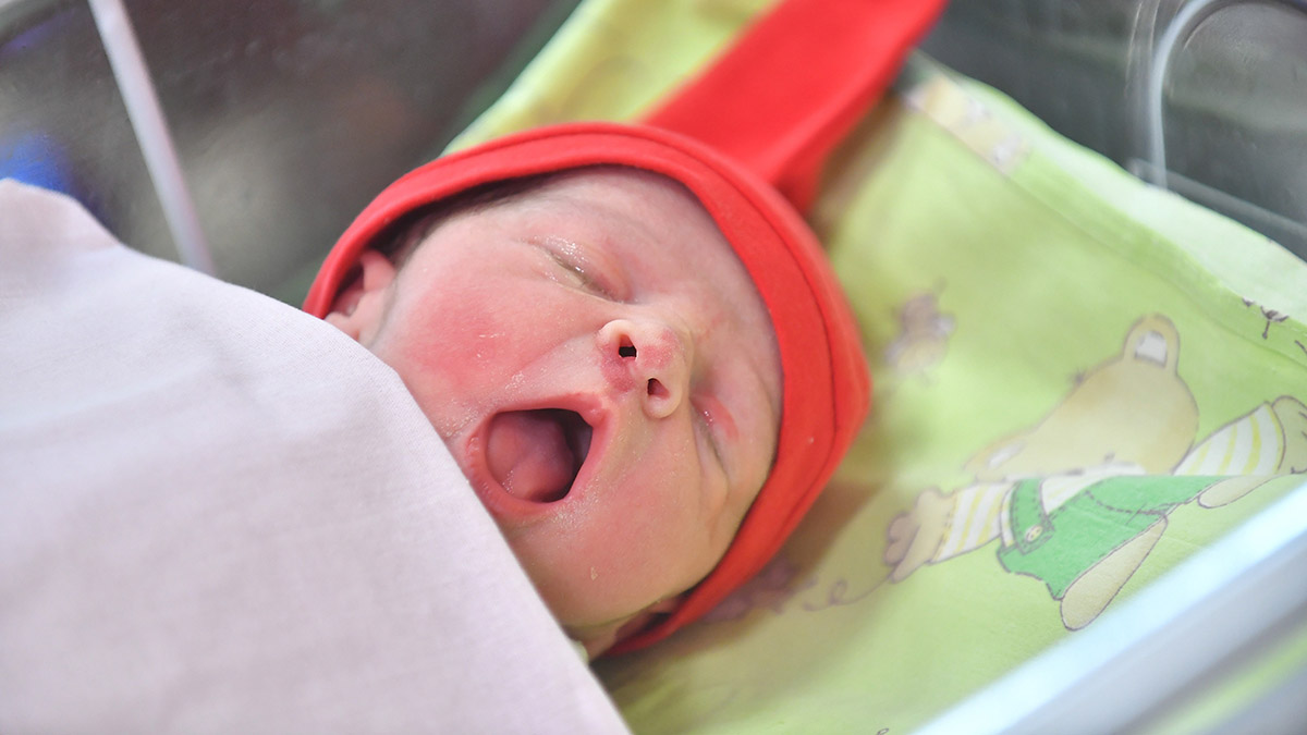 «Очень громкая особенность»: что делать, если у ребенка начались колики