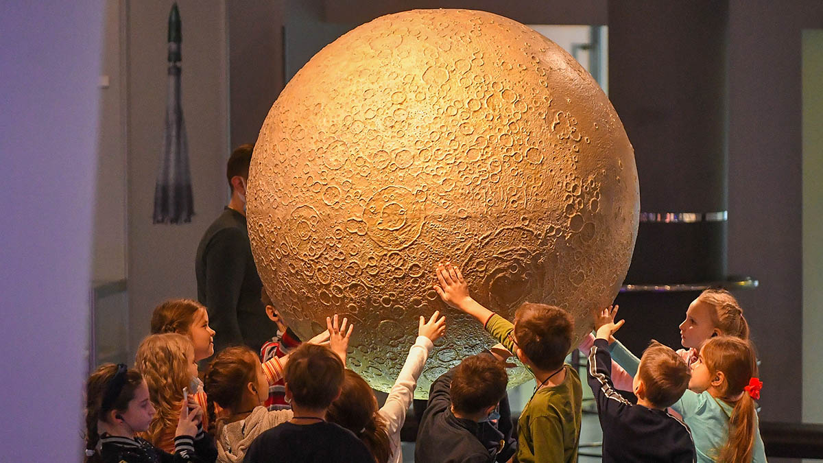 Московский планетарий подготовил новый проект для школьников ко Дню космонавтики