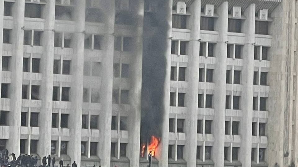 Казахское МВД обнародовало имена полицейских, погибших во время беспорядков