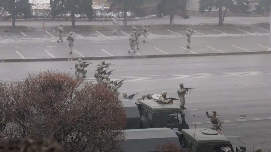 МВД Казахстана пригрозило уничтожением в случае игнорирования требований сложить оружие