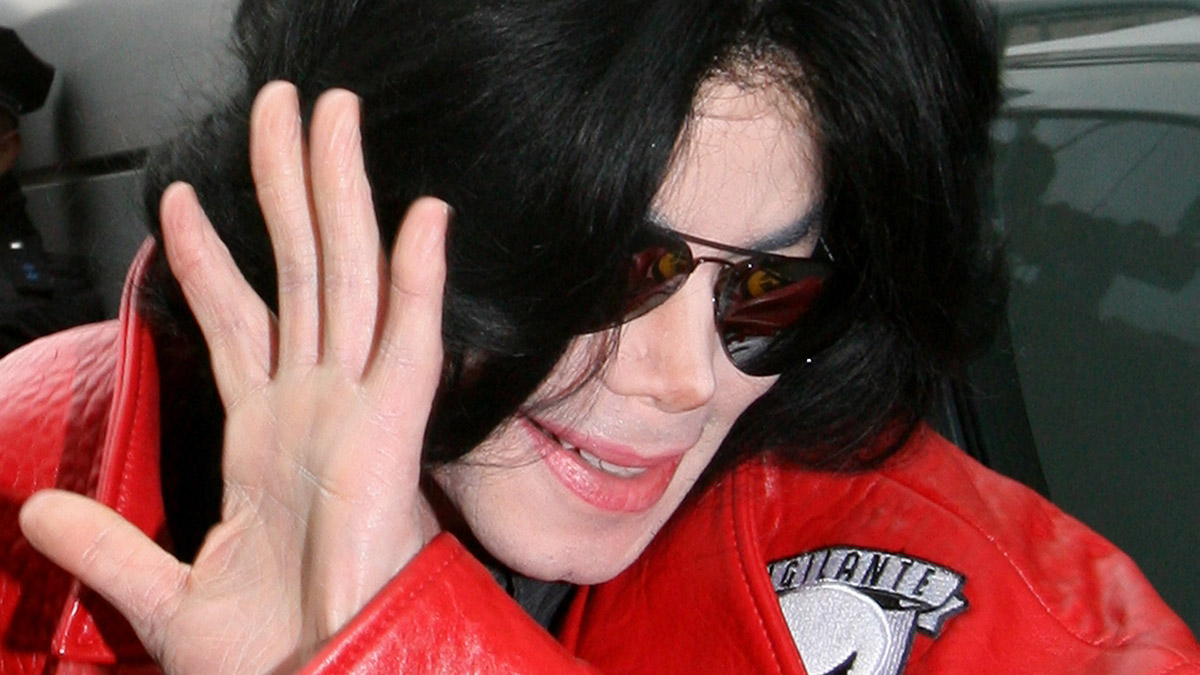 Лучше не повторять: неудачная ринопластика звезд