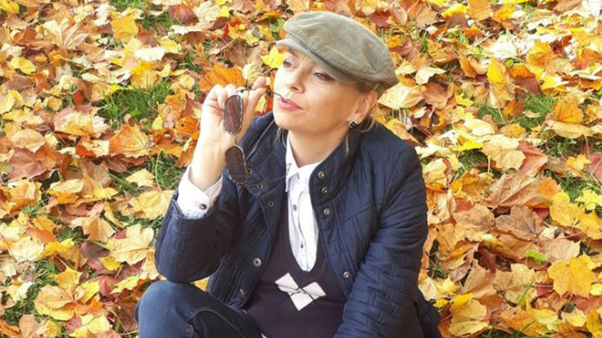 Скончалась телеведущая и певица Ирина Смольская