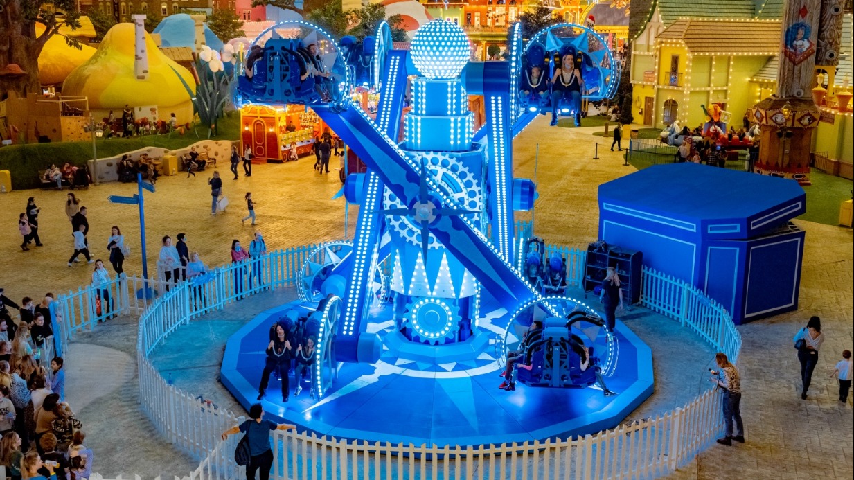 Оседлать деревянного пони и выбраться из зеркального лабиринта    