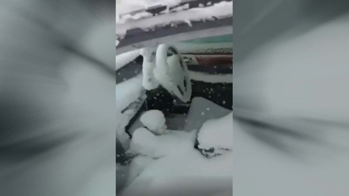 Сахалинцы сняли на видео последствия снежного апокалипсиса