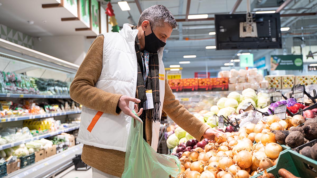 Собянин: Москвичи собрали более 30 тысяч подарков для участников СВО 