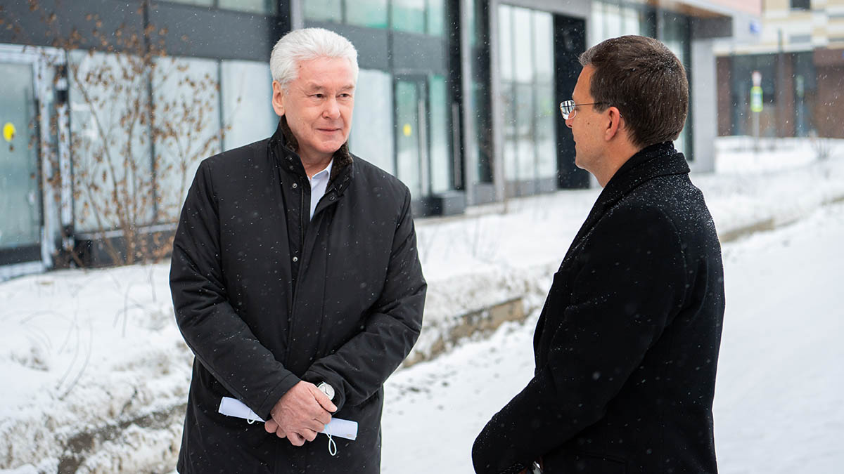 Сергей Собянин оценил ход строительства учебного комплекса на Варшавском шоссе