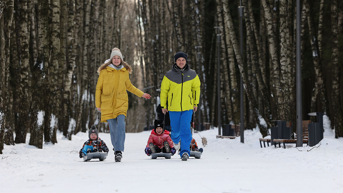 Зимние прогулки с детьми: пять правил безопасности для всей семьи