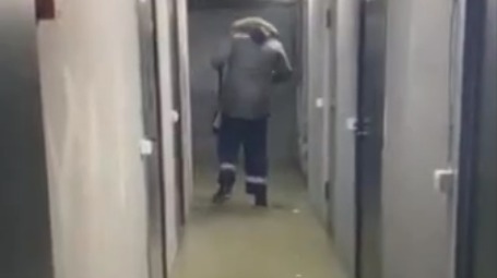 Жилой комплекс на северо-востоке Москвы затопило. Видео