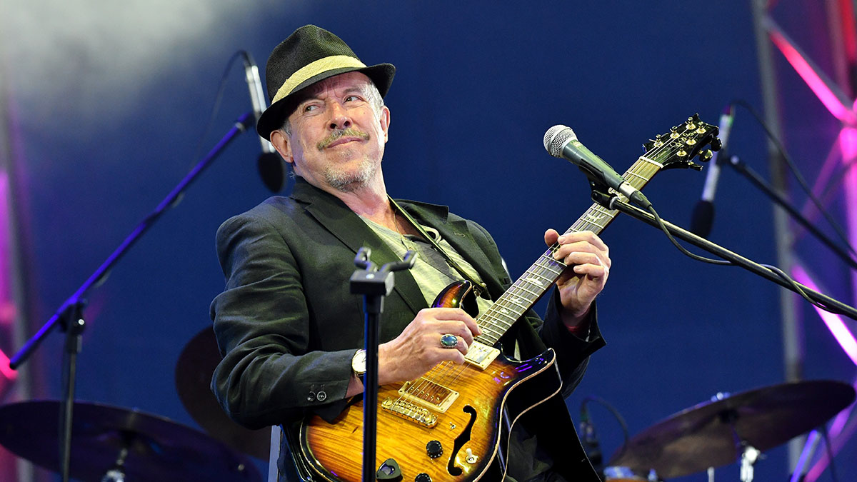 «Увы, передержанный»: Макаревич* устроил скандал в ресторане в США из-за стейка