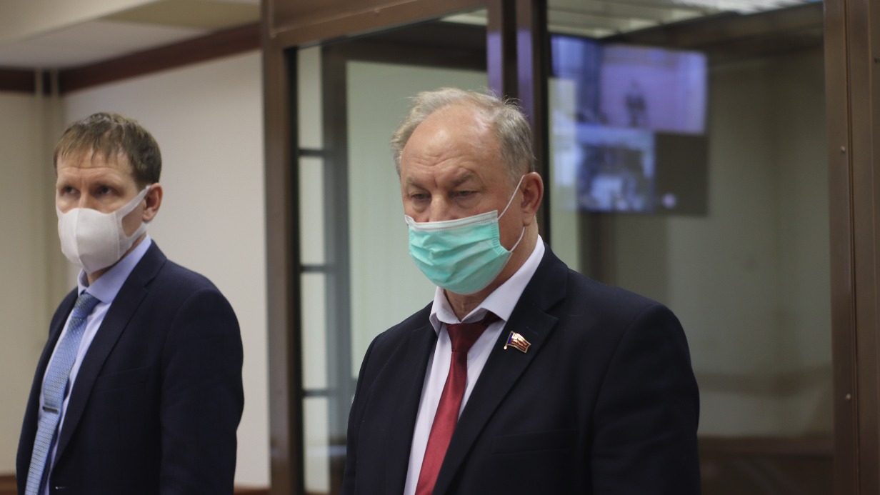 Суд приговорил депутата Рашкина к трем годам условно за незаконную охоту