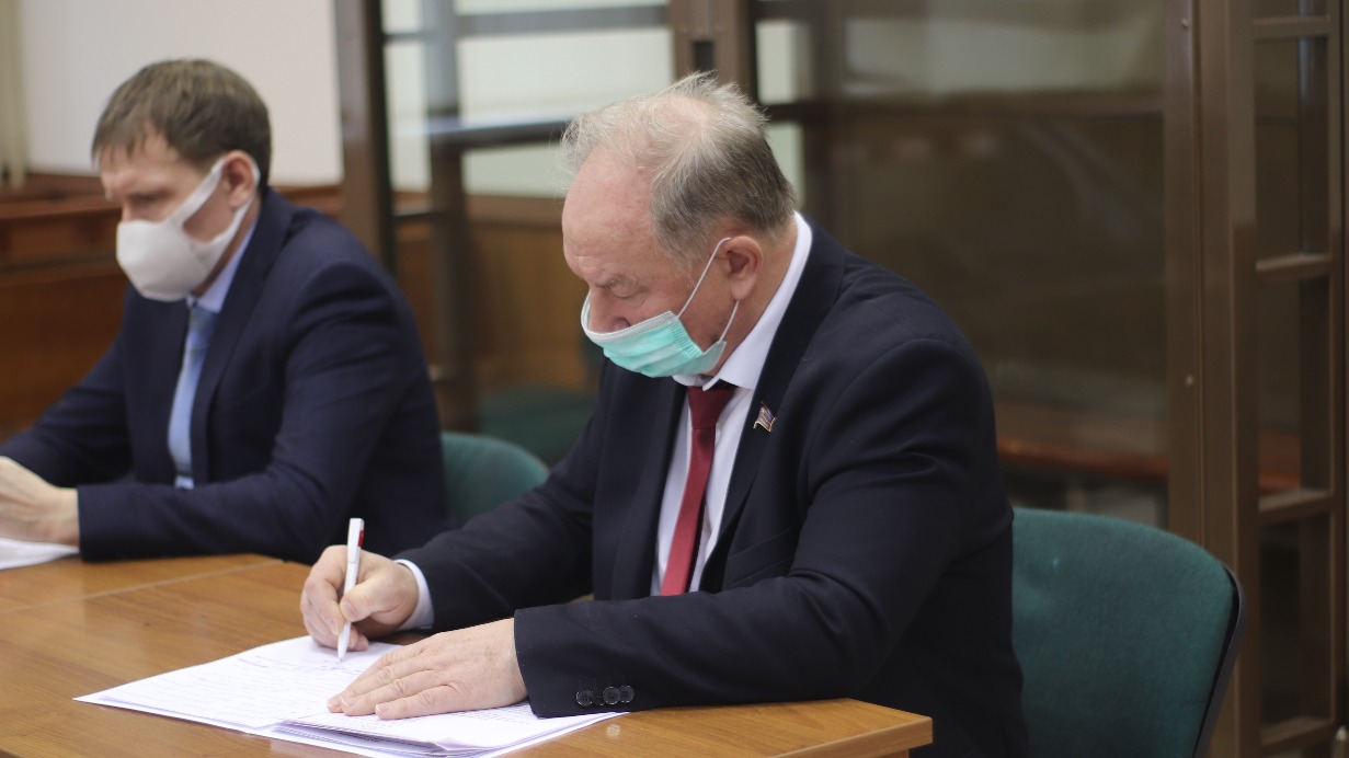 Суд оставил в силе ограничения депутату Рашкину по делу о незаконной охоте