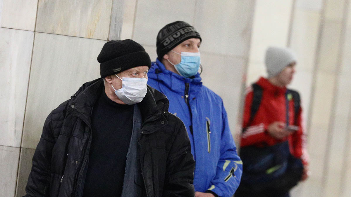 Роспотребнадзор сообщил о рекомендательном характере ношения масок в Москве