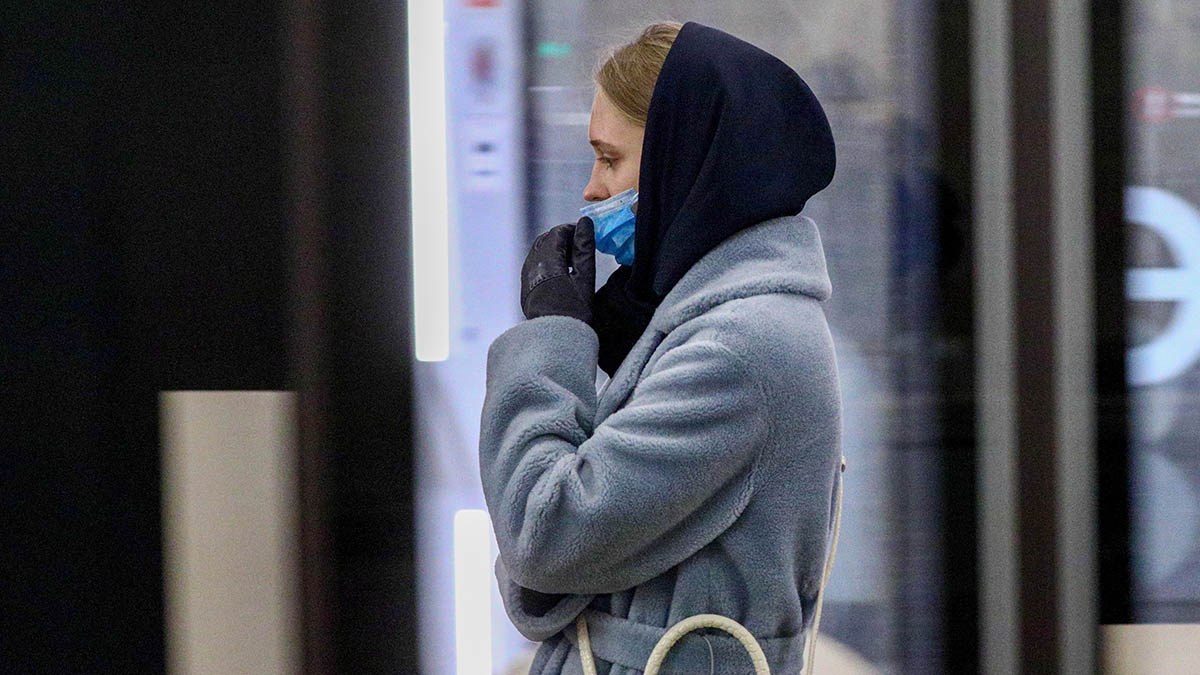 Врач Крючков предупредил россиян о пиках заболеваемости ОРВИ и COVID-19 в феврале