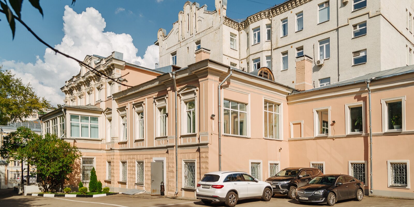 Москвичам рассказали о реставрации усадьбы XIX века в центре столицы