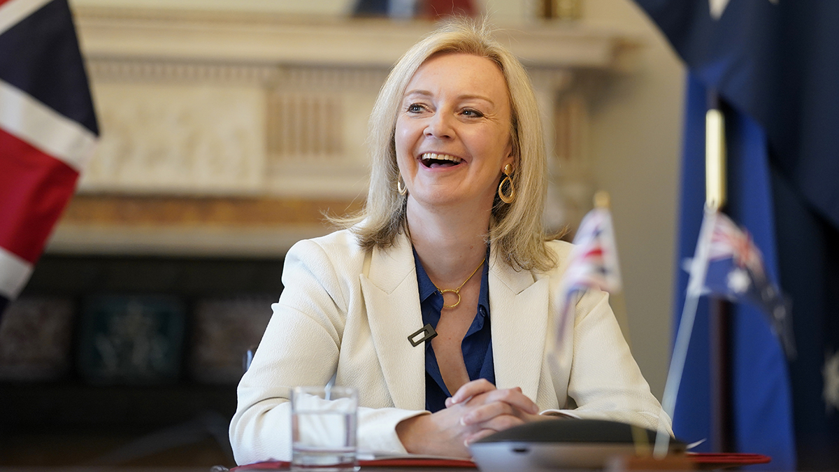 Протестующие британцы заглушили речь Трасс громкой музыкой